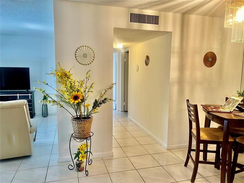 Image 7 of 21 For 9360 Belfort Cir  111