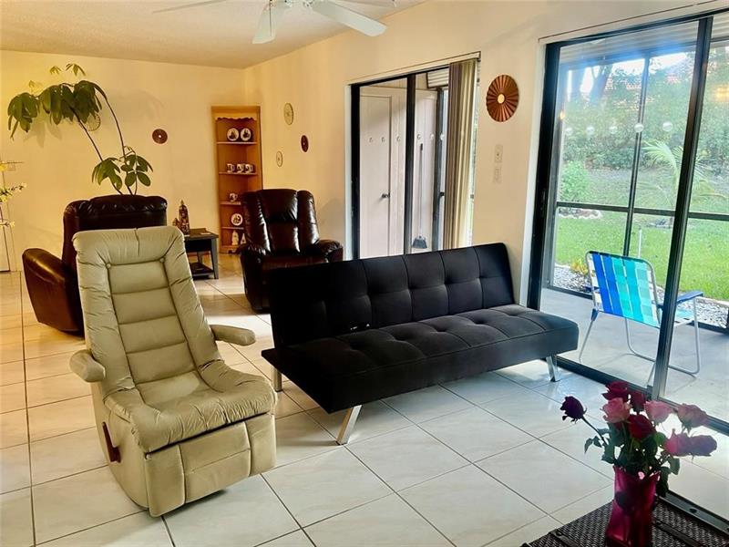 Image 8 of 21 For 9360 Belfort Cir  111