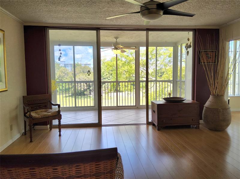 Image 10 of 29 For 3151 Palm Aire Dr  301