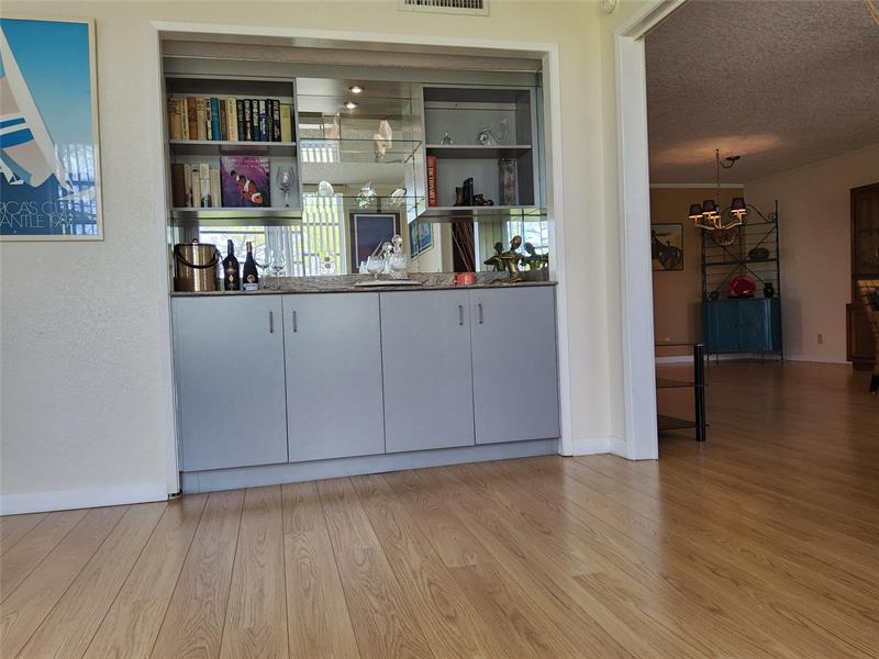 Image 15 of 29 For 3151 Palm Aire Dr  301