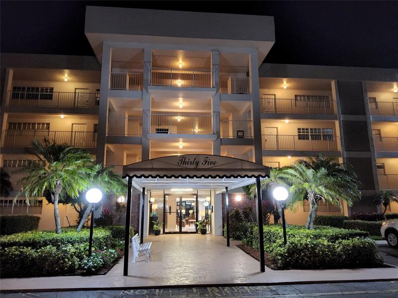 Image 23 of 29 For 3151 Palm Aire Dr  301