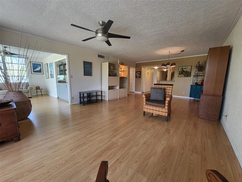 Image 8 of 29 For 3151 Palm Aire Dr  301