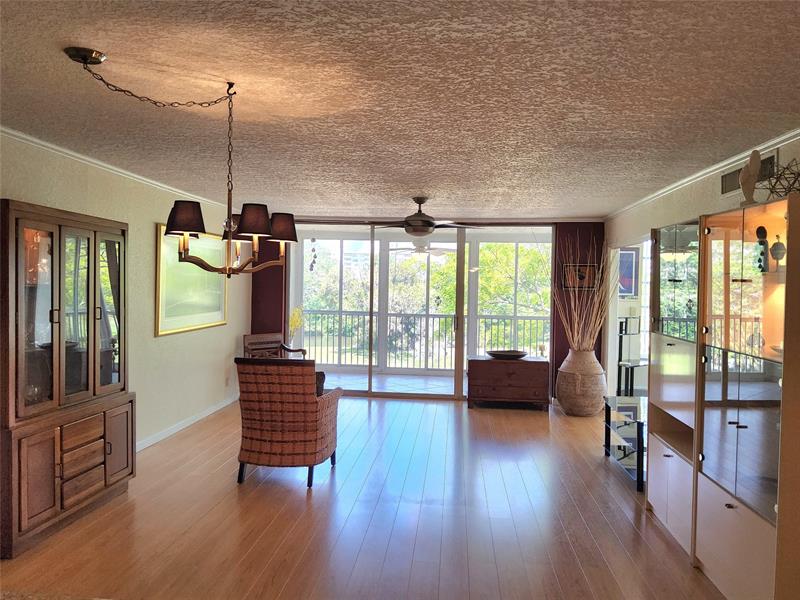 Image 9 of 29 For 3151 Palm Aire Dr  301