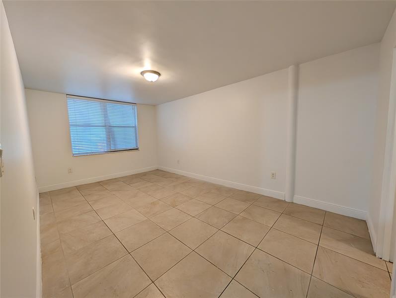 Image 9 of 18 For 1800 Sans Souci Blvd  238