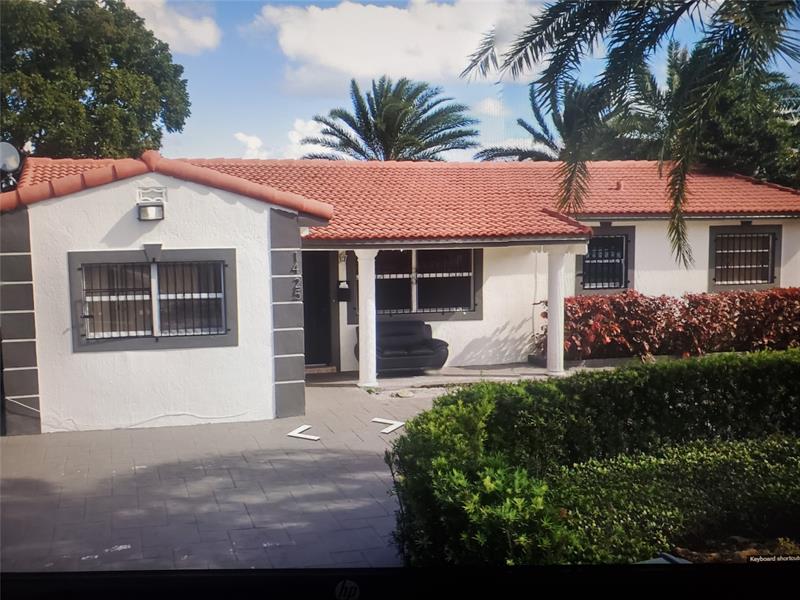 Image 2 of 14 For 1425 25th Ave