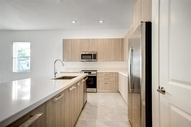 Image 22 of 80 For 12328 43 Street