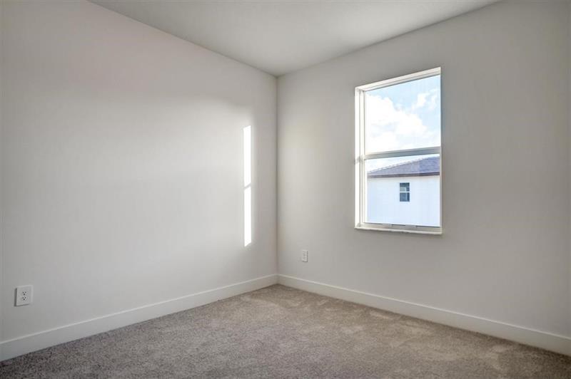 Image 40 of 80 For 12328 43 Street