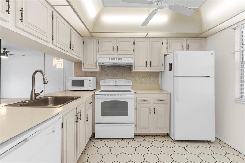 Image 10 of 31 For 2701 Nassau Bnd  D2