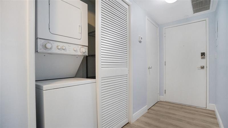 Image 18 of 46 For 4010 Galt Ocean Dr  214