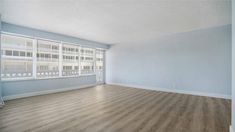 Image 19 of 46 For 4010 Galt Ocean Dr  214