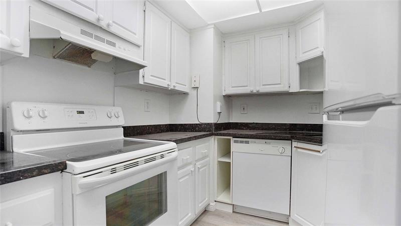 Image 20 of 46 For 4010 Galt Ocean Dr  214
