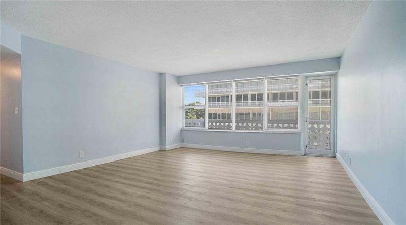Image 23 of 46 For 4010 Galt Ocean Dr  214