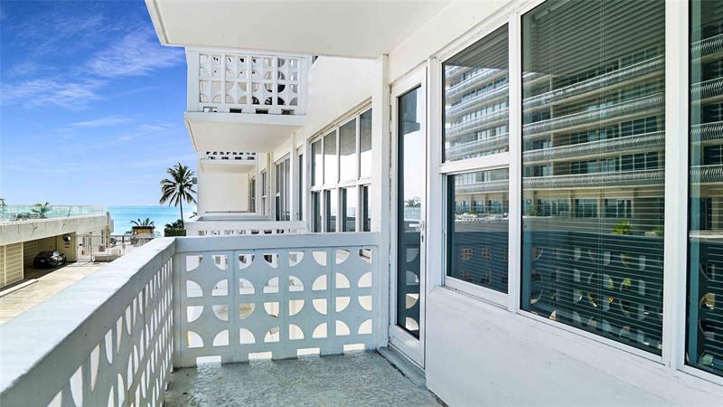Image 29 of 46 For 4010 Galt Ocean Dr  214