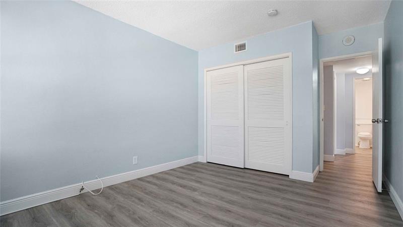 Image 8 of 46 For 4010 Galt Ocean Dr  214