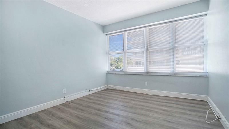 Image 9 of 46 For 4010 Galt Ocean Dr  214