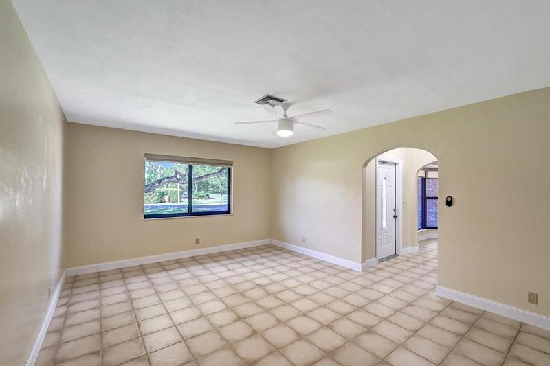 Image 15 of 55 For 640 62nd Ave