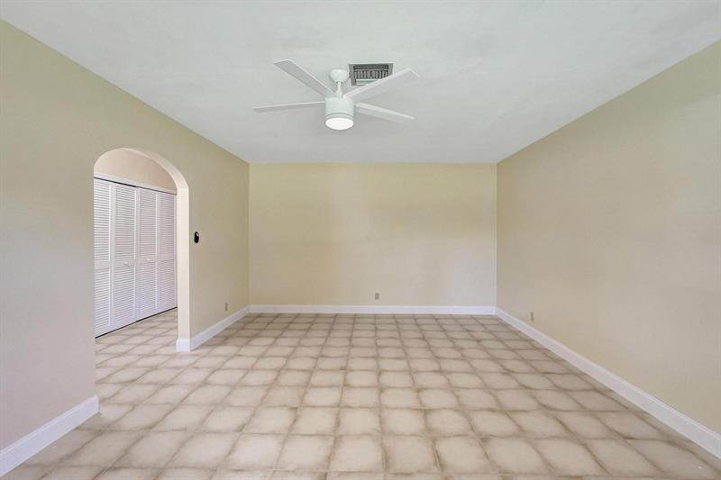 Image 16 of 55 For 640 62nd Ave