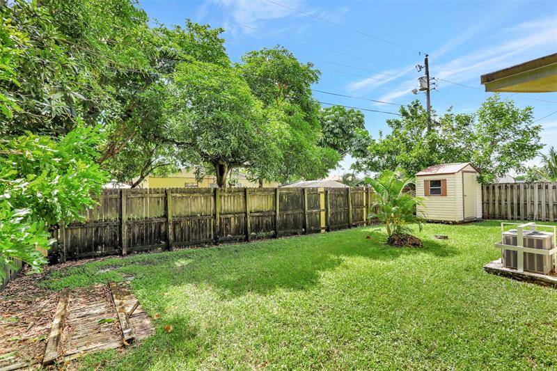 Image 16 of 37 For 560 21st Ct  