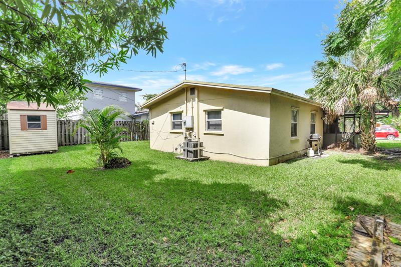 Image 19 of 37 For 560 21st Ct  