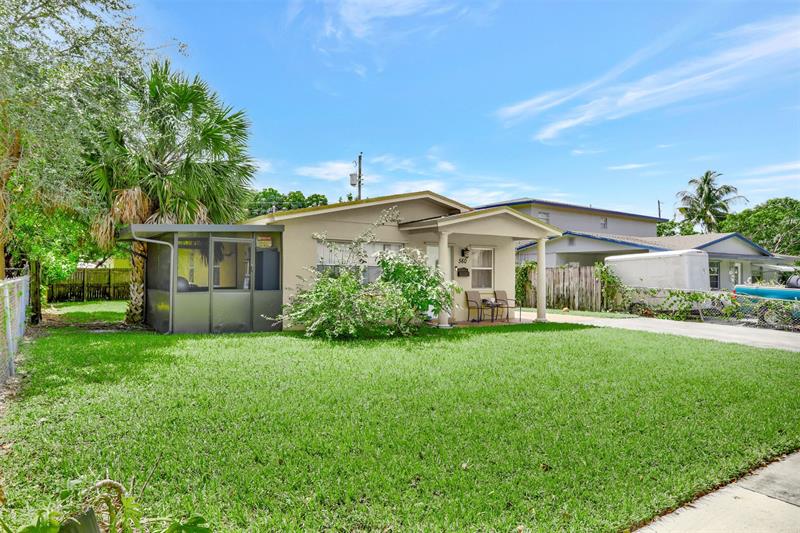 Image 3 of 37 For 560 21st Ct  