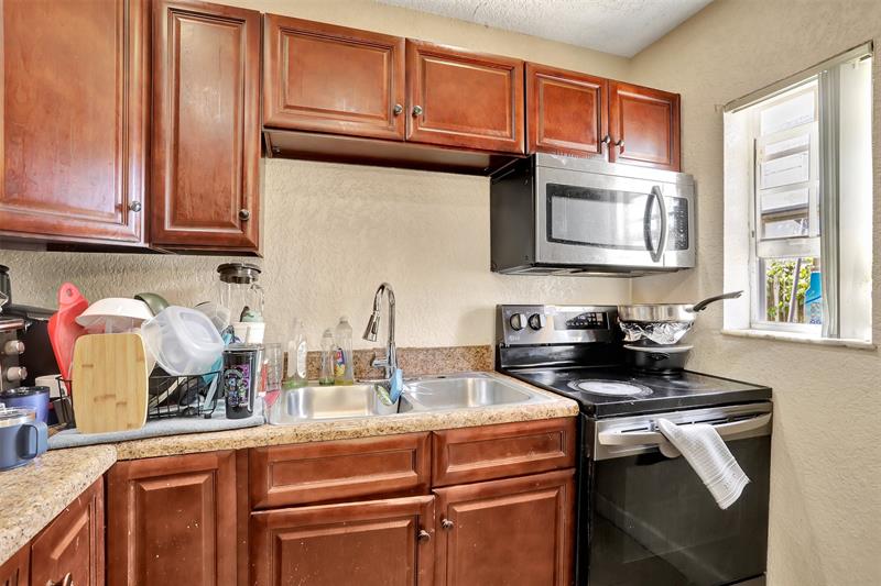 Image 32 of 37 For 560 21st Ct  