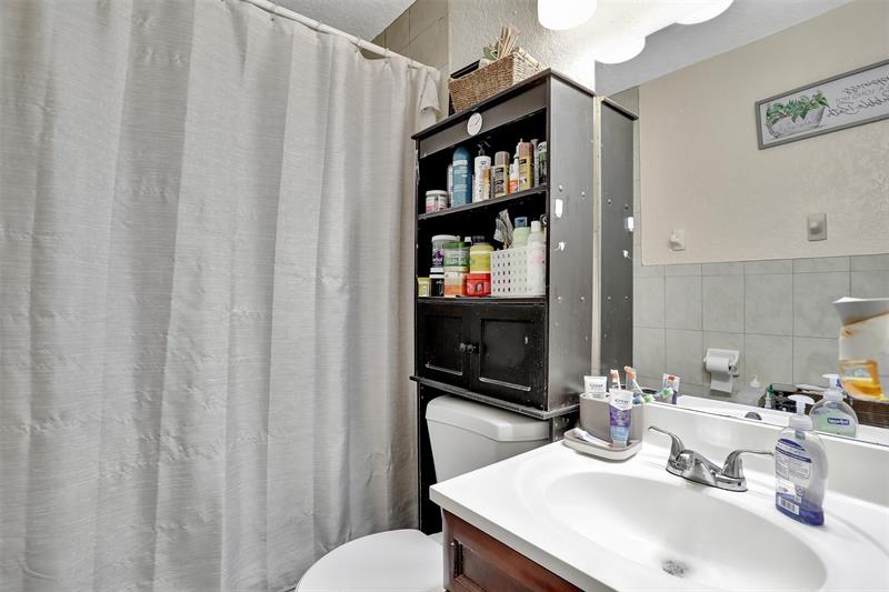 Image 34 of 37 For 560 21st Ct  