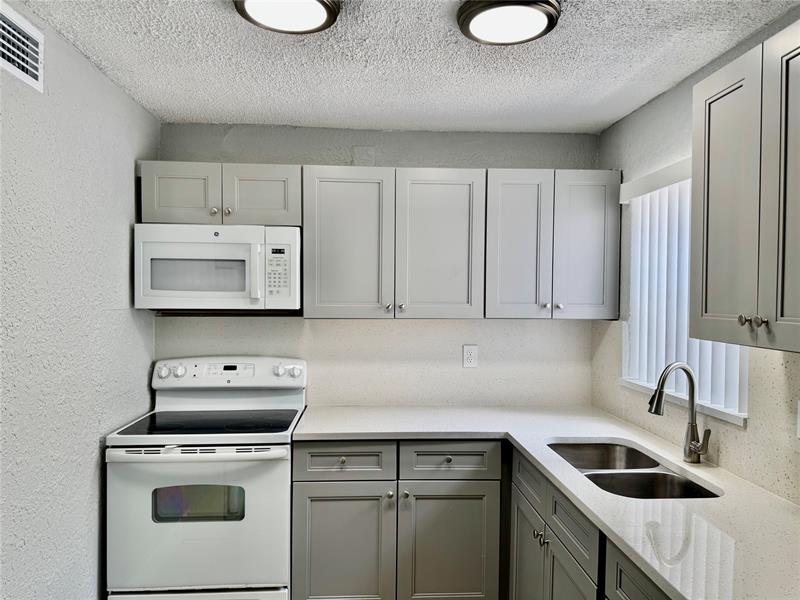 Image 6 of 32 For 7951 6th St  