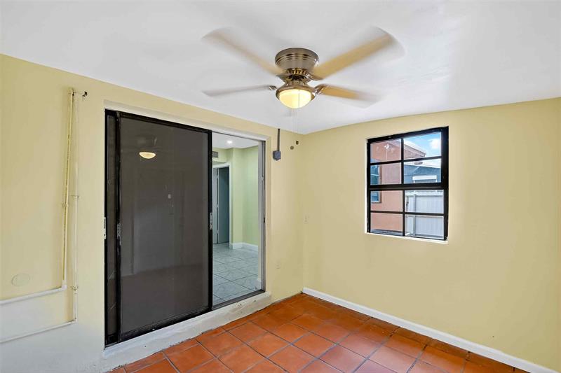 Image 12 of 42 For 5461 38th Ct