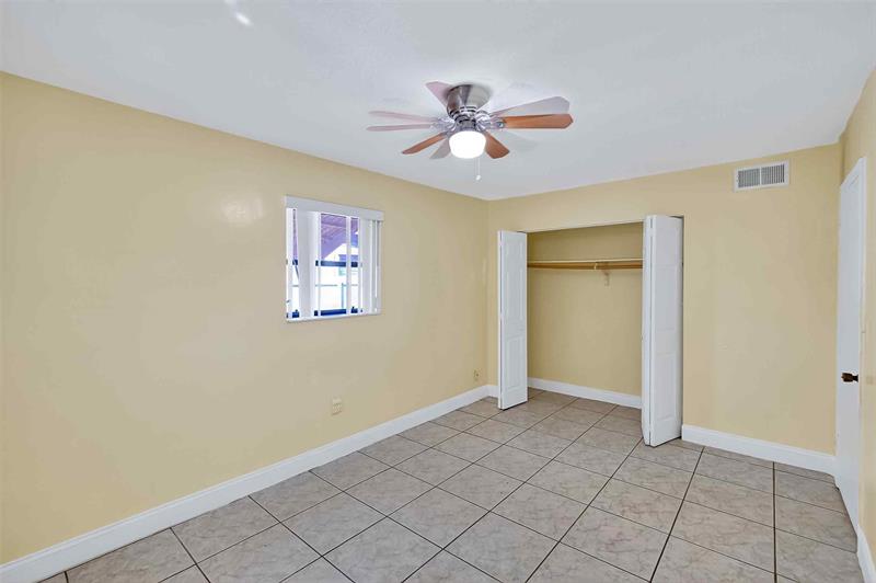 Image 16 of 42 For 5461 38th Ct