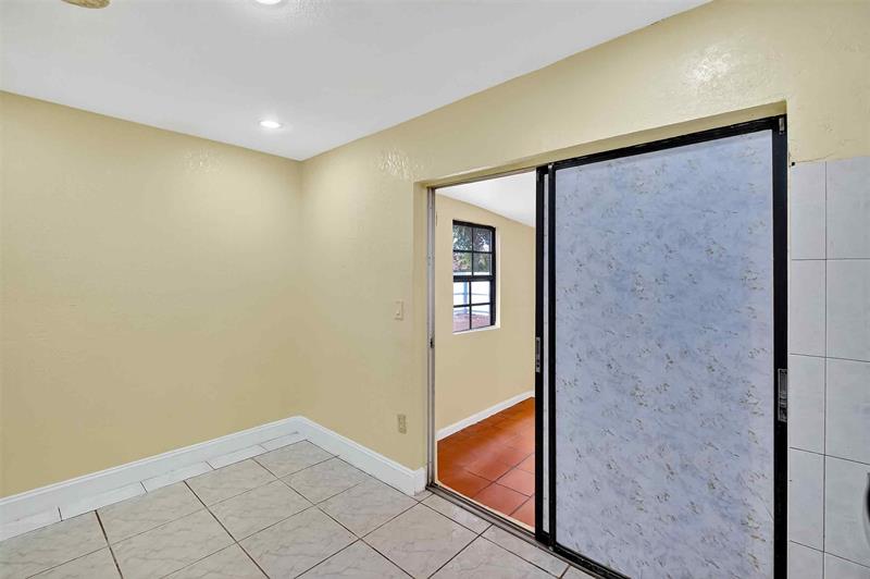 Image 25 of 42 For 5461 38th Ct