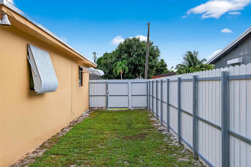 Image 26 of 42 For 5461 38th Ct