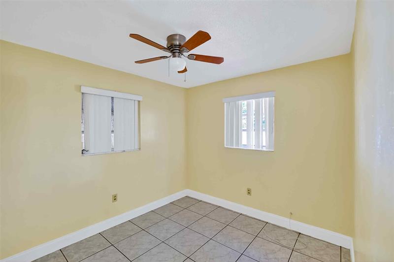 Image 4 of 42 For 5461 38th Ct