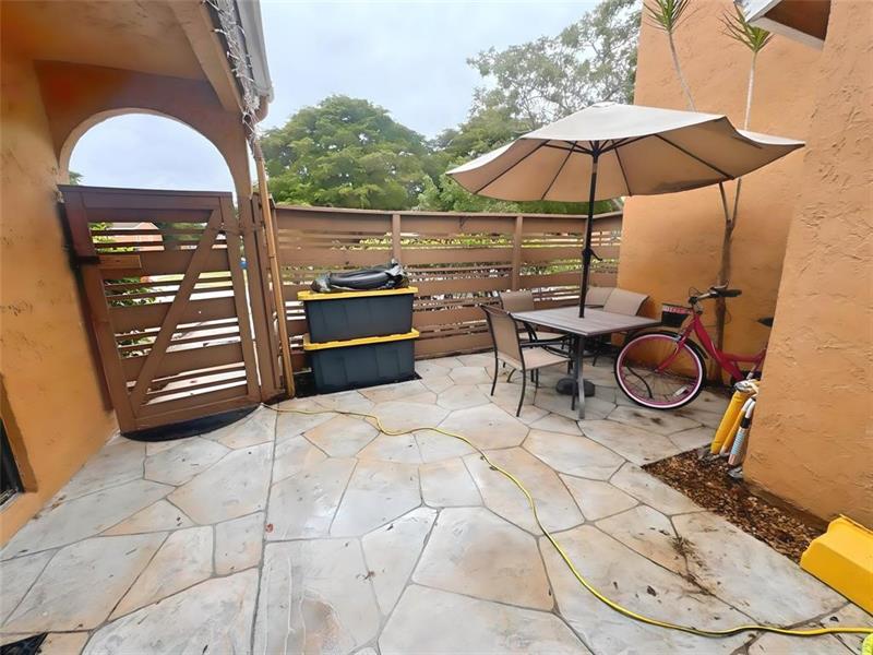 Image 5 of 10 For 8007 71st Ct