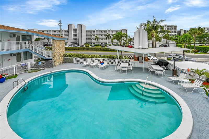 Image 15 of 64 For 1110 Riverside Dr  14