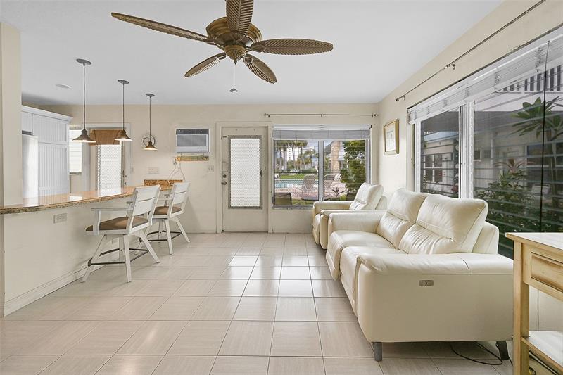 Image 29 of 64 For 1110 Riverside Dr  14