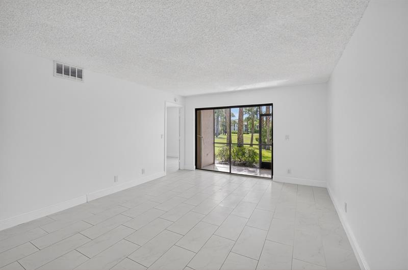 Image 16 of 44 For 22053 Palms Way  105