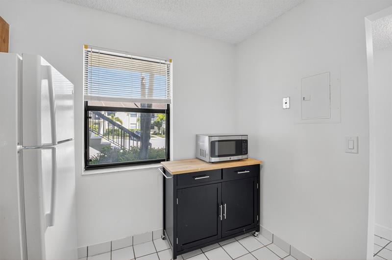 Image 22 of 44 For 22053 Palms Way  105