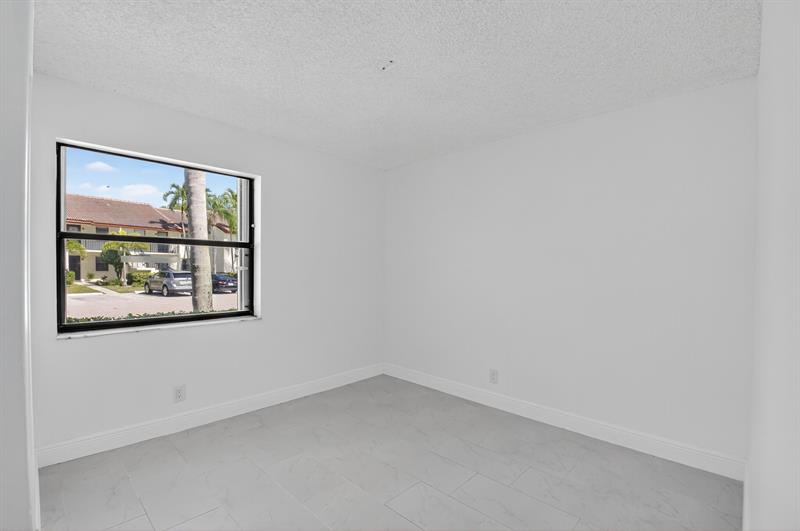 Image 23 of 44 For 22053 Palms Way  105