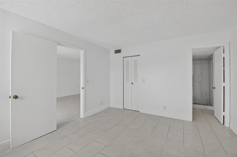 Image 27 of 44 For 22053 Palms Way  105