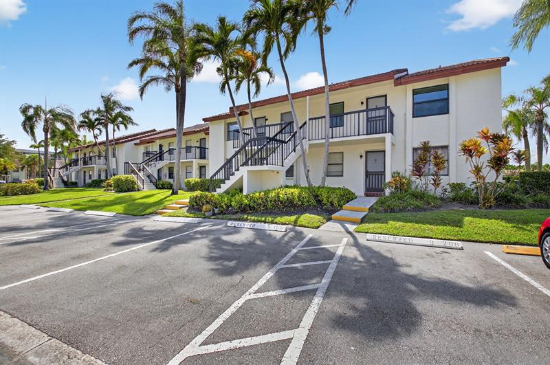 Image 44 of 44 For 22053 Palms Way  105