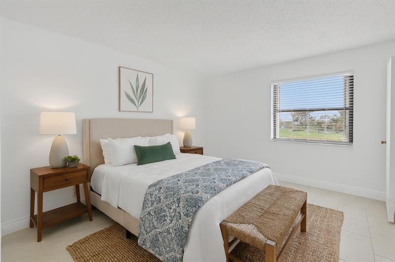 Image 9 of 44 For 22053 Palms Way  105