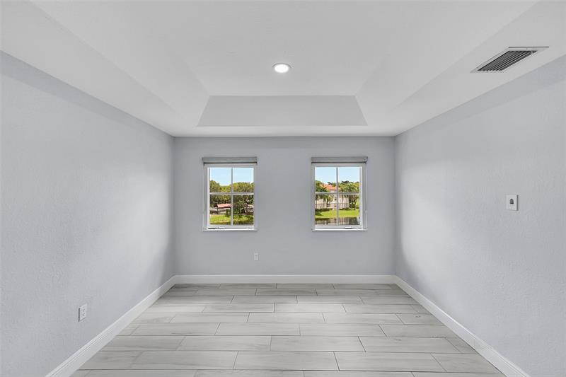 Image 25 of 45 For 150 Jacaranda Country Club Dr  200