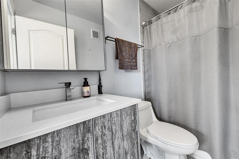 Image 34 of 45 For 150 Jacaranda Country Club Dr  200