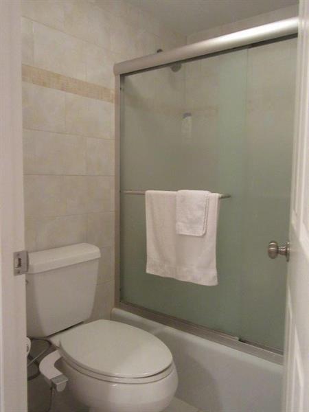 Image 21 of 24 For 10777 Sample Rd  418