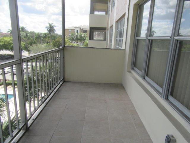 Image 23 of 24 For 10777 Sample Rd  418