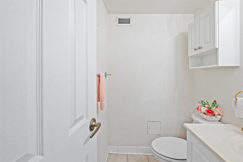 Image 25 of 66 For 2501 Ocean Dr  1428