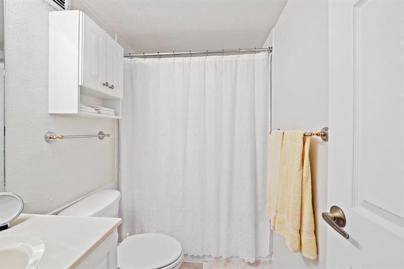 Image 31 of 66 For 2501 Ocean Dr  1428