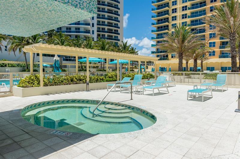 Image 46 of 66 For 2501 Ocean Dr  1428