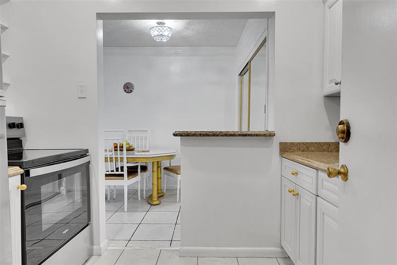 Image 10 of 35 For 330 Cypress Rd  610