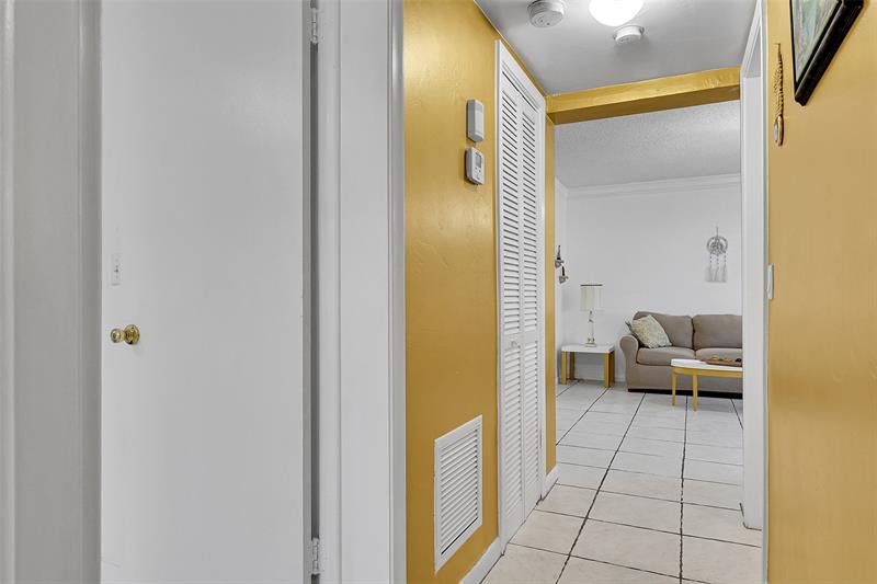 Image 24 of 35 For 330 Cypress Rd  610